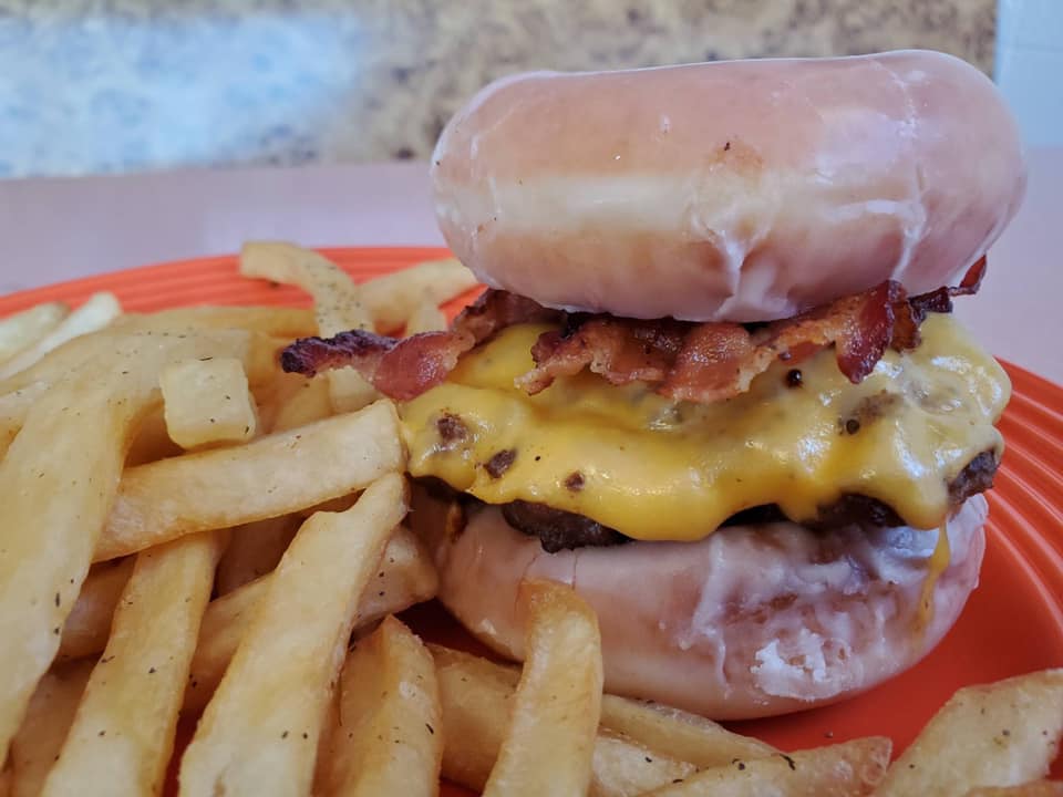 https://tampabaydatenightguide.com/wp-content/uploads/2019/05/Thee-Burger-Spot.jpg