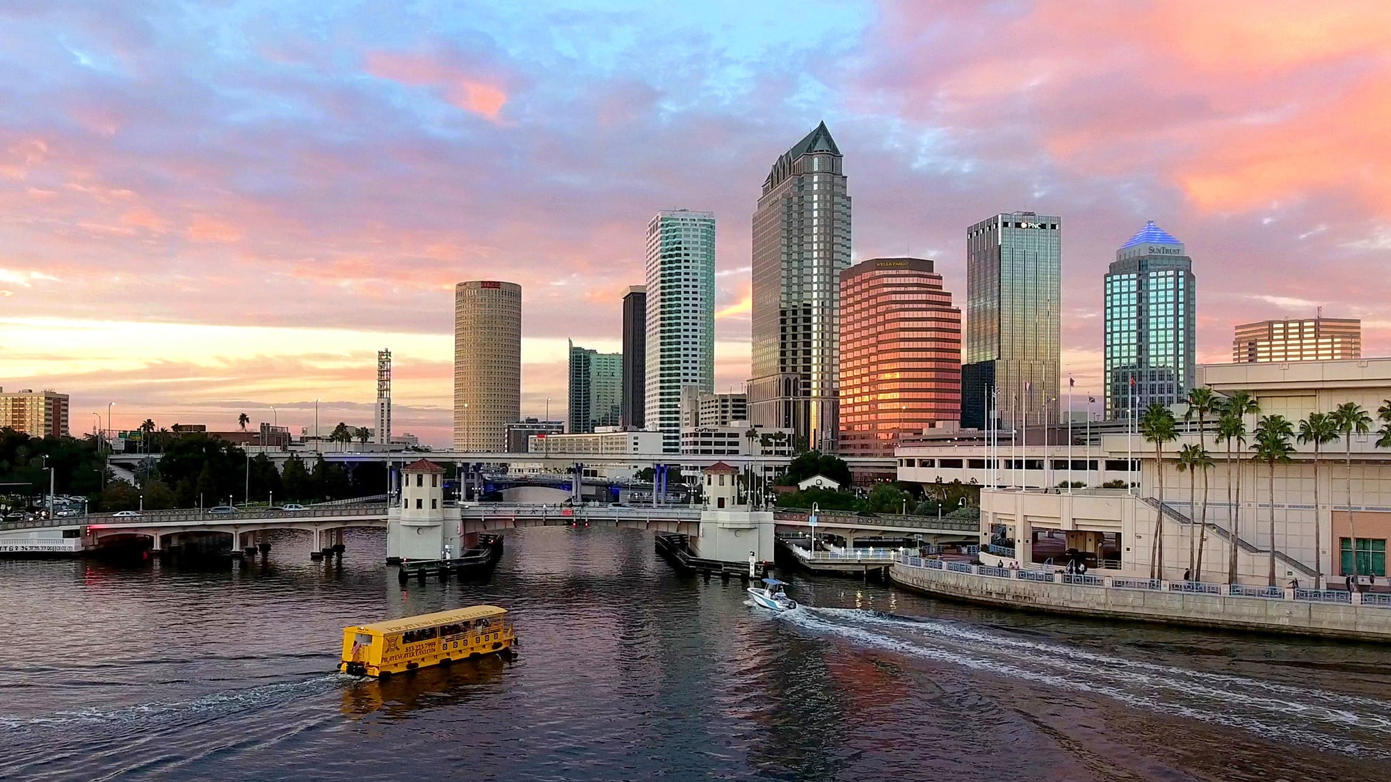 10 Things to do for Date Night in Tampa Outside Your House