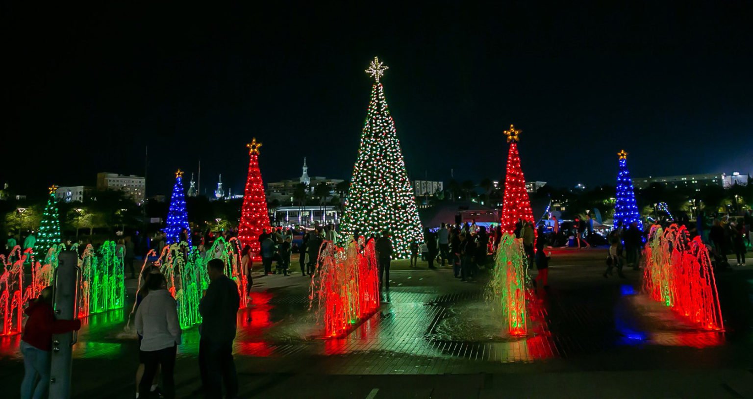 30+ Free Holiday Events in Tampa Bay for a Festive Date