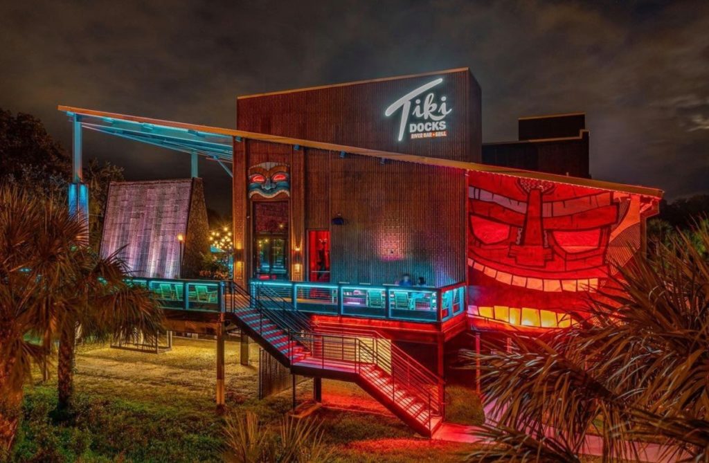 Tiki Docks Bar and Grill