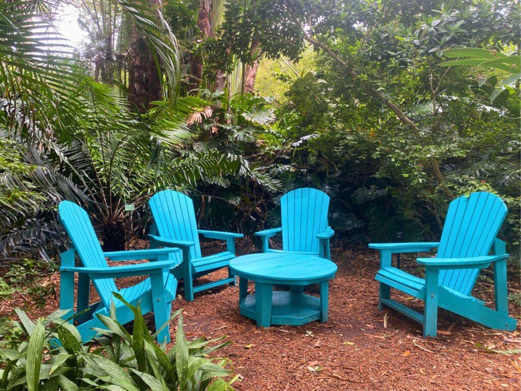 Seating area at Sunken Gardens St. Peterburg - Dani Meyering