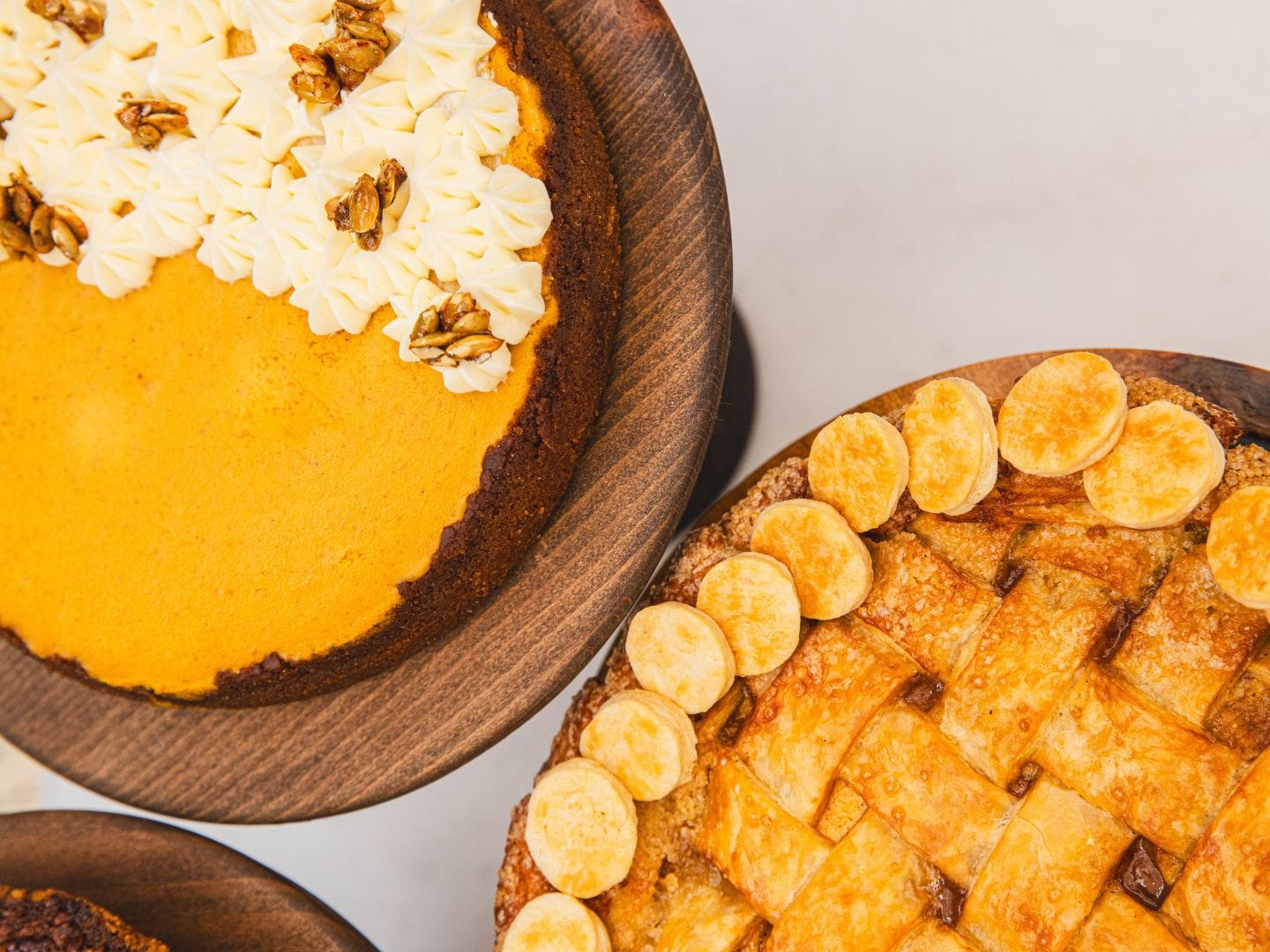 PUMPKIN SPICE CHEESECAKE and apple pie