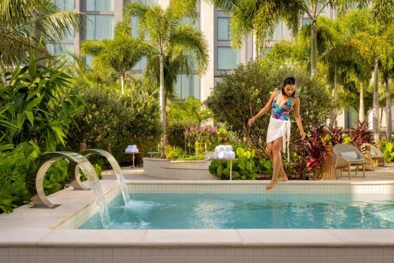 Conrad_Orlando-Water_Garden_Lifestyle1