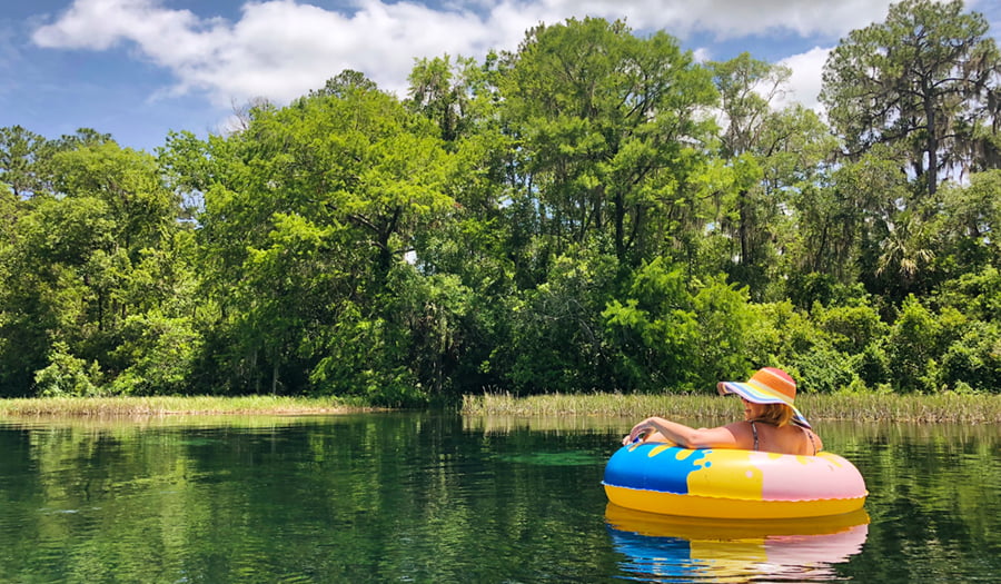 Outdoor activities in Tampa - Rainbow River tubing
