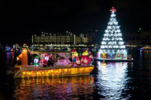 Free holiday events in Tampa - Tampa Riverwalk Holiday Boat Parade