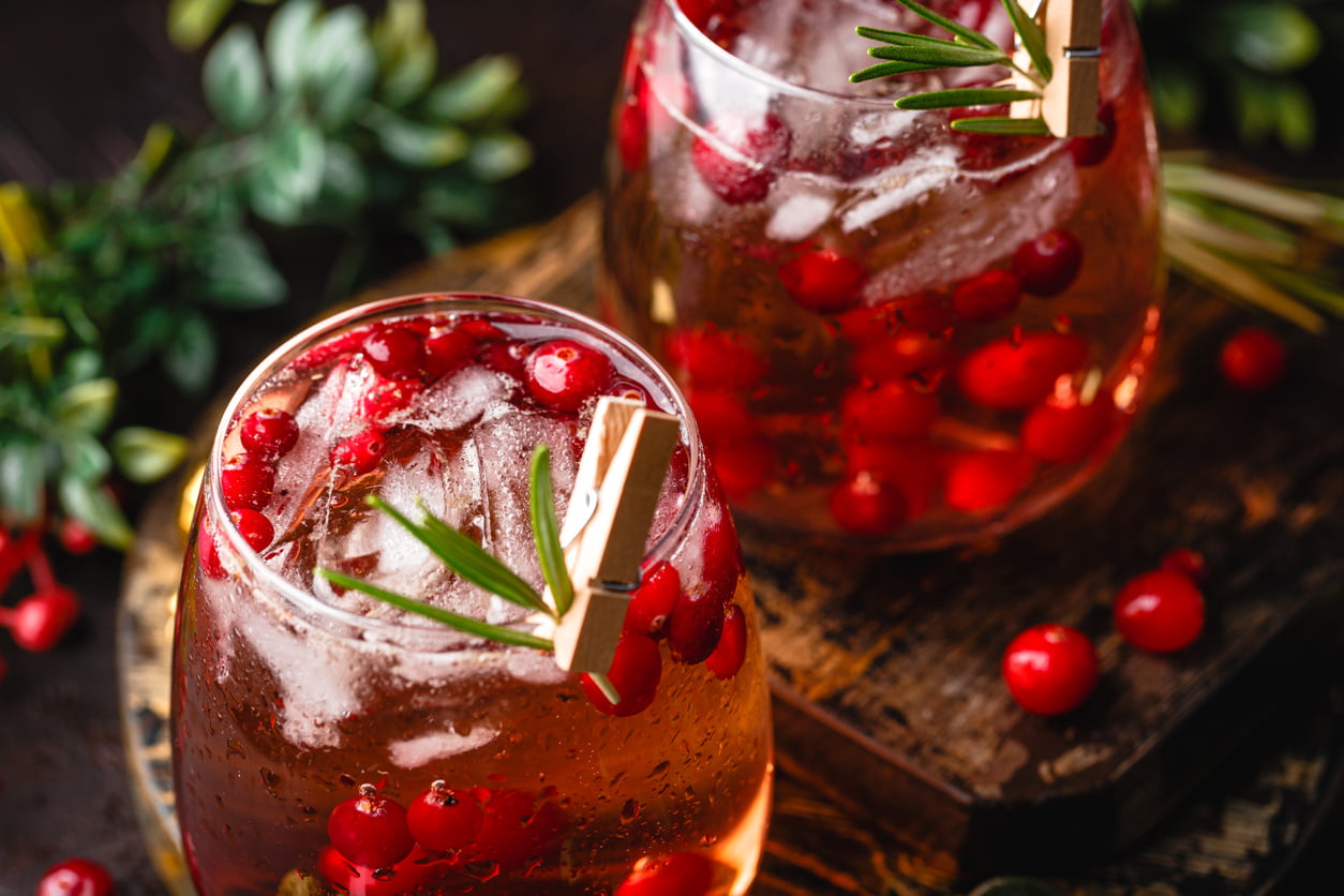 Holiday Cocktail Recipes: Low Calorie Cocktails to Cocktails for a Crowd